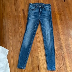 Women/girls American eagle jeans not sold anymore very good condition womens sma